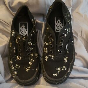 Vans Black &White Floral Pattern